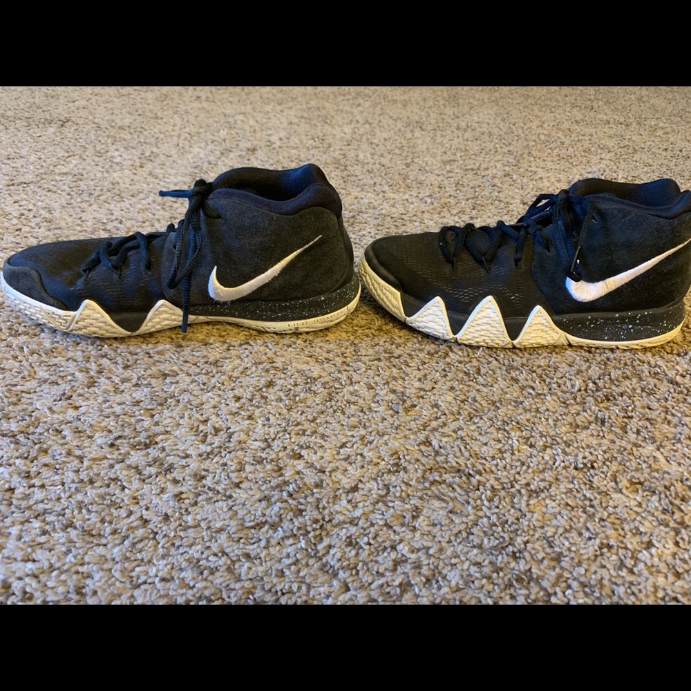 Kyrie Irving basketball shoes - boys - Picture 2 of 5
